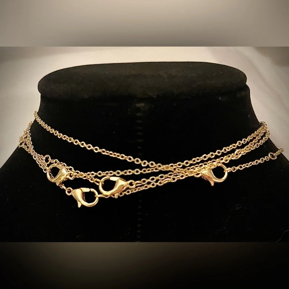 Gold Cross Necklace - Picture 4 of 6
